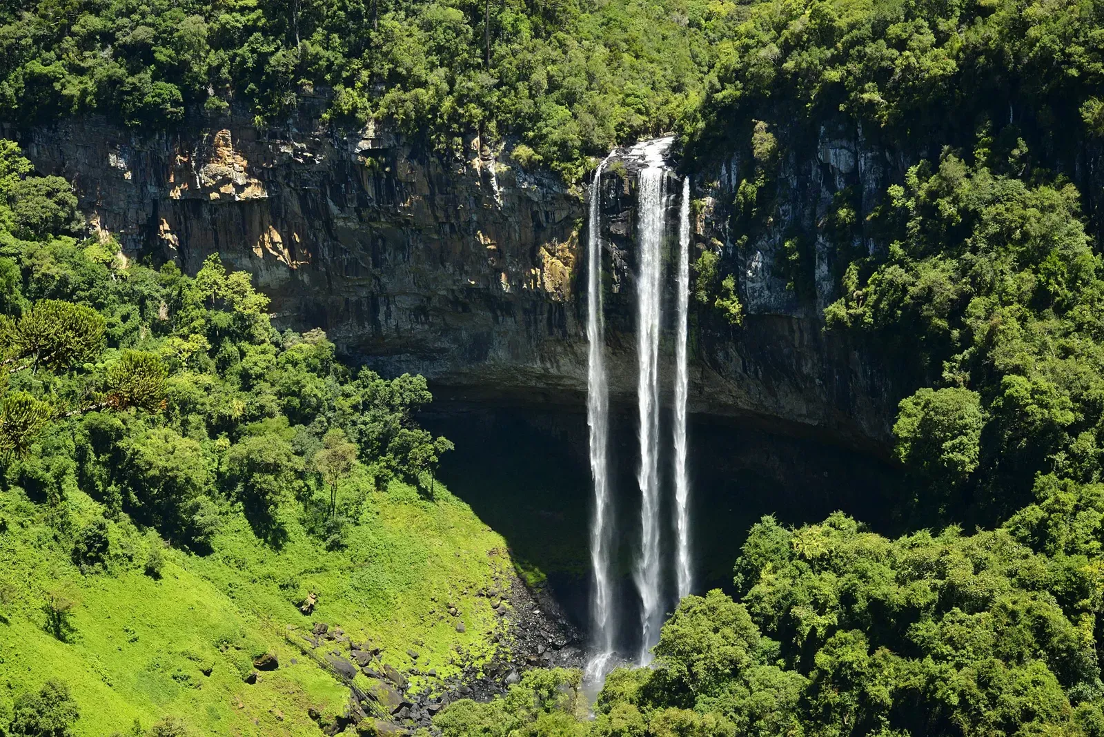 Cascata do Caracol vista dos Bondinhos Aéreos